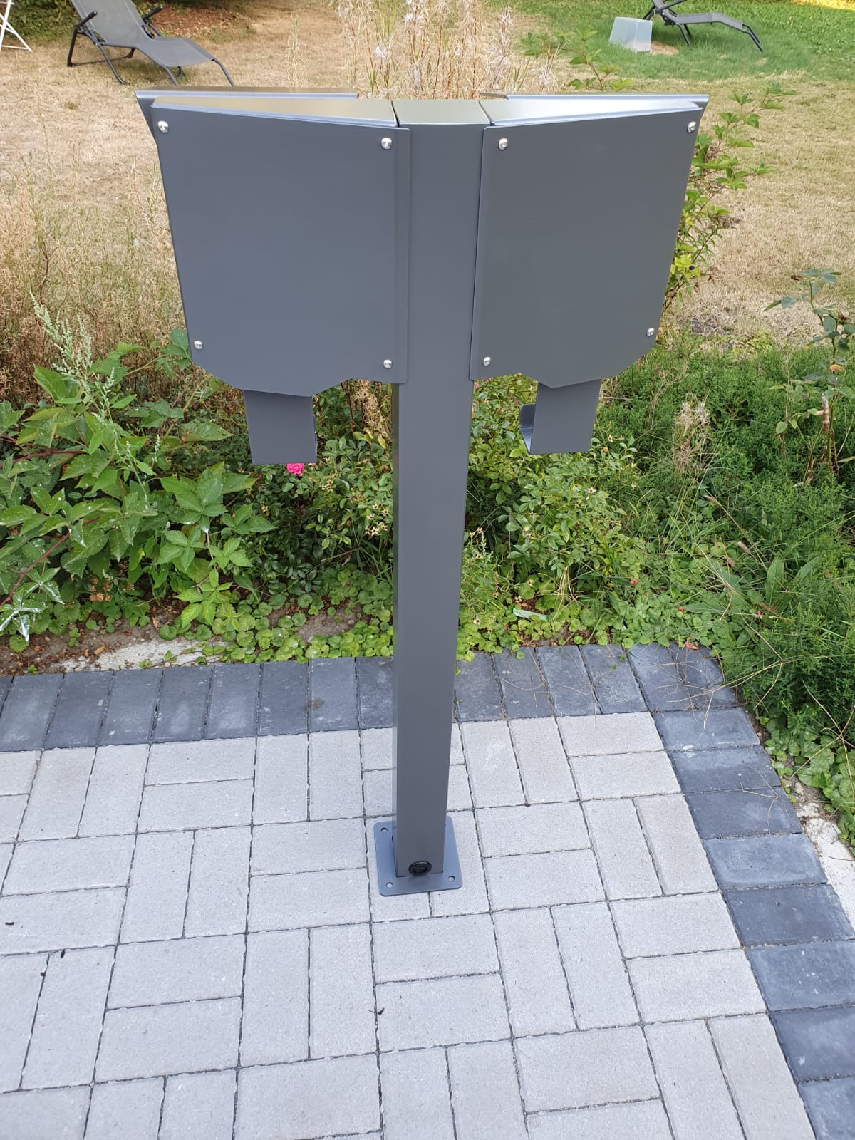 Laadpaal geschikt voor 2 Easee Wallbox met dak | BESIDE | Stand | Voet | Basis